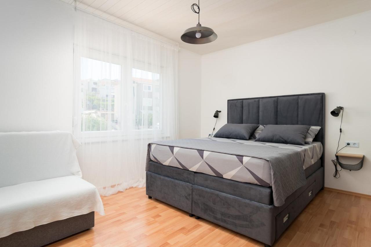Apartman Regius White トロギール エクステリア 写真