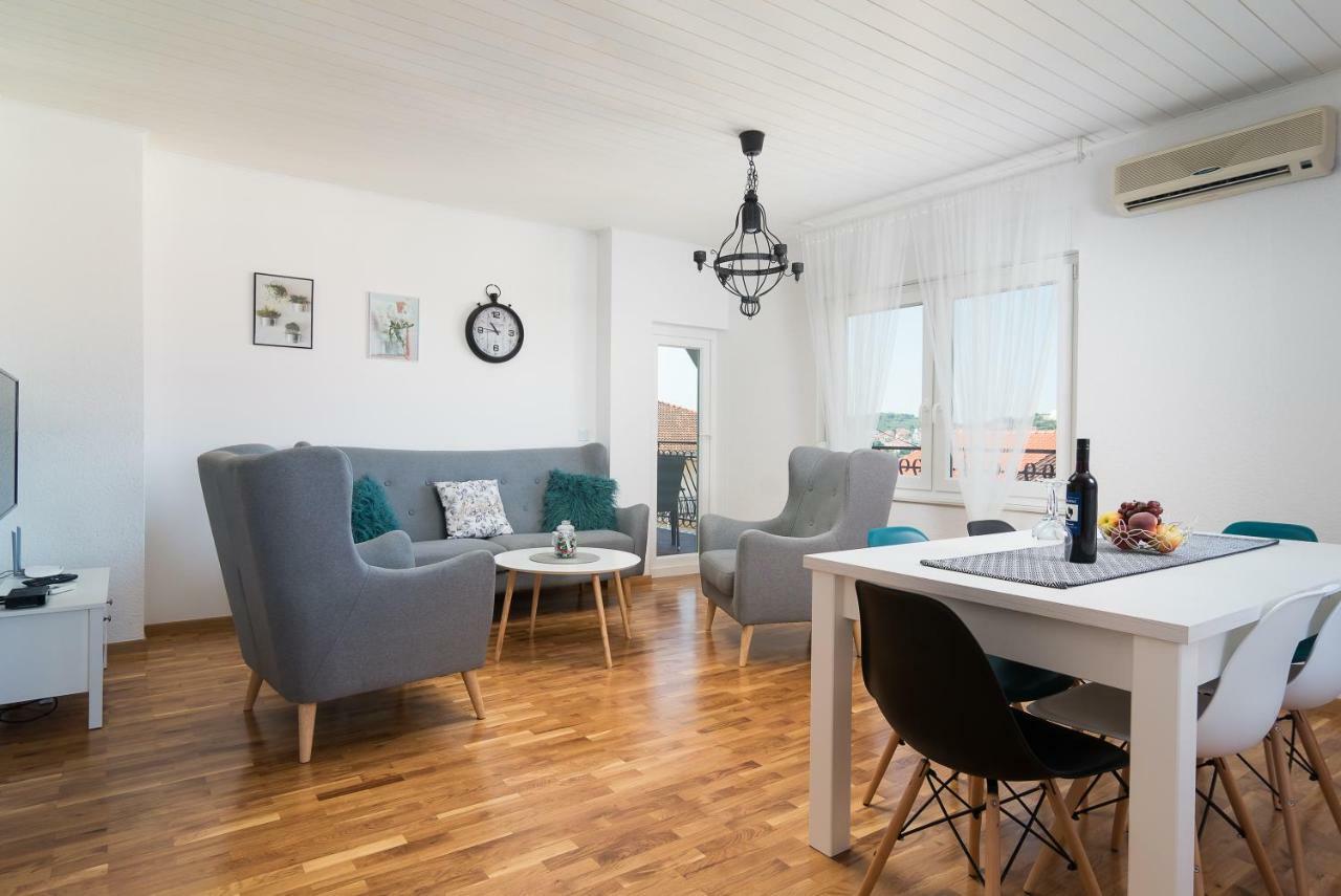 Apartman Regius White トロギール エクステリア 写真