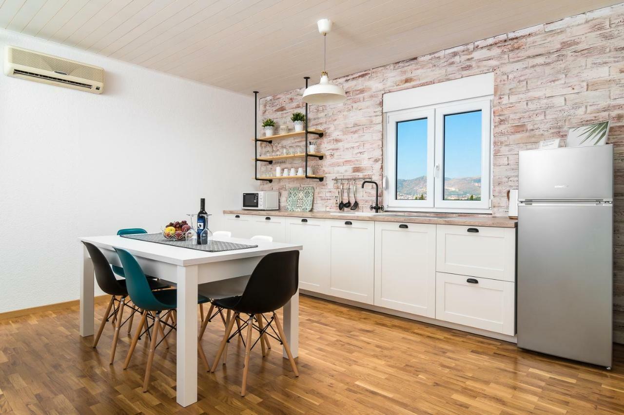 Apartman Regius White トロギール エクステリア 写真