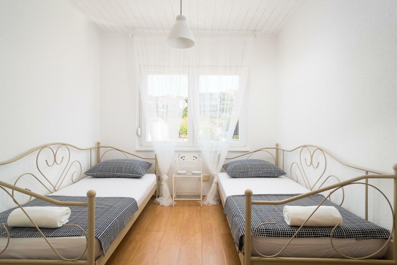 Apartman Regius White トロギール エクステリア 写真